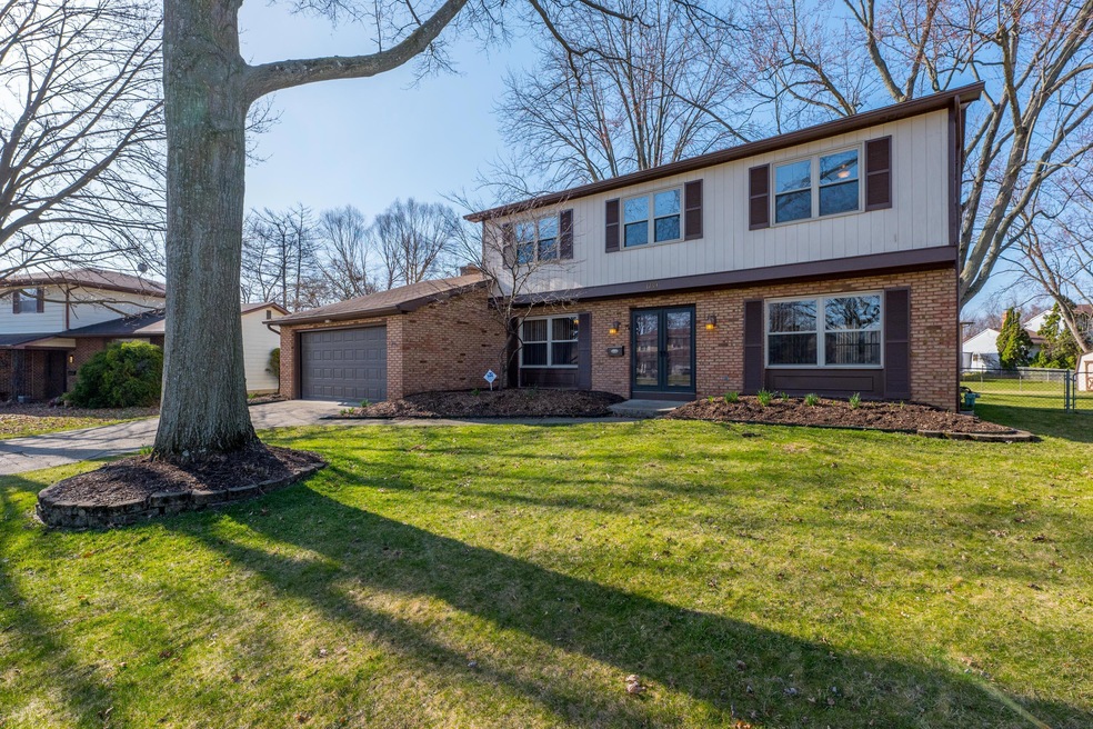 1739 Balsamridge Rd, Columbus, OH 43229 - photo 1