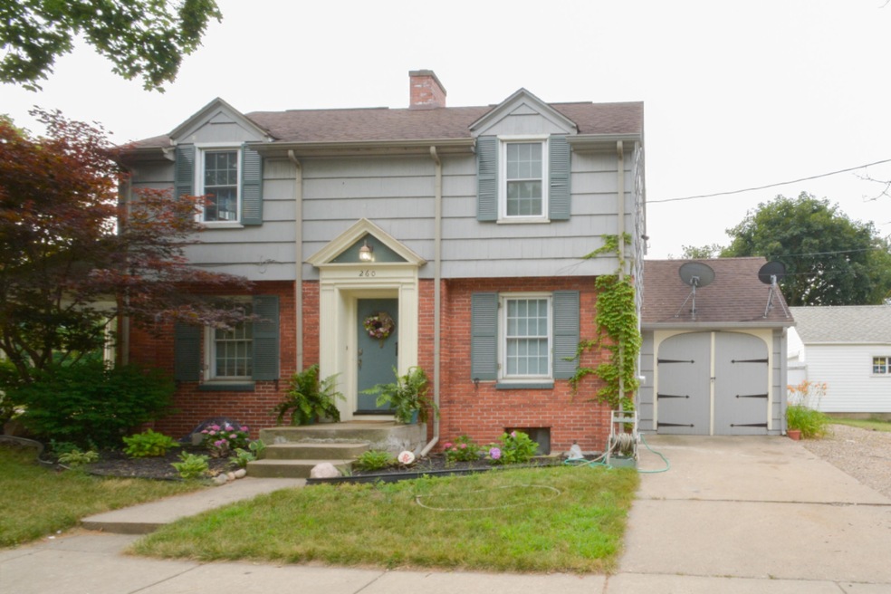 260 E Emmett St-101