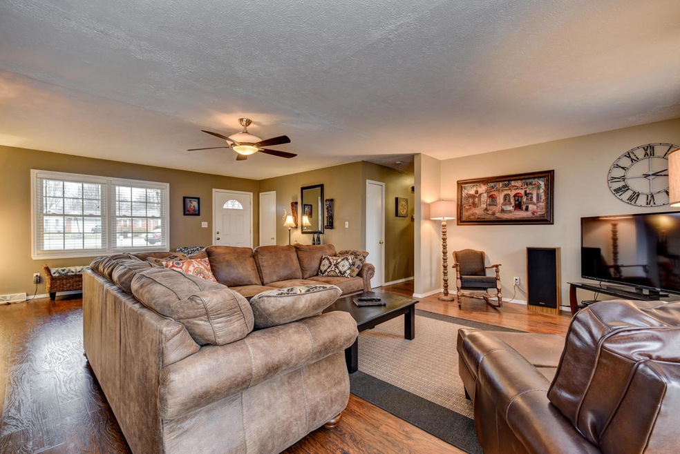 1702 W Crestview-6