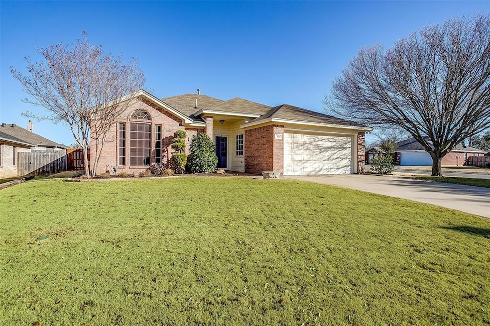 321 Comanche Walk, Joshua, TX 76058 - photo 1