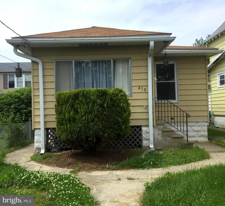 410 Seneca St, Essington, PA 19029 - photo 1