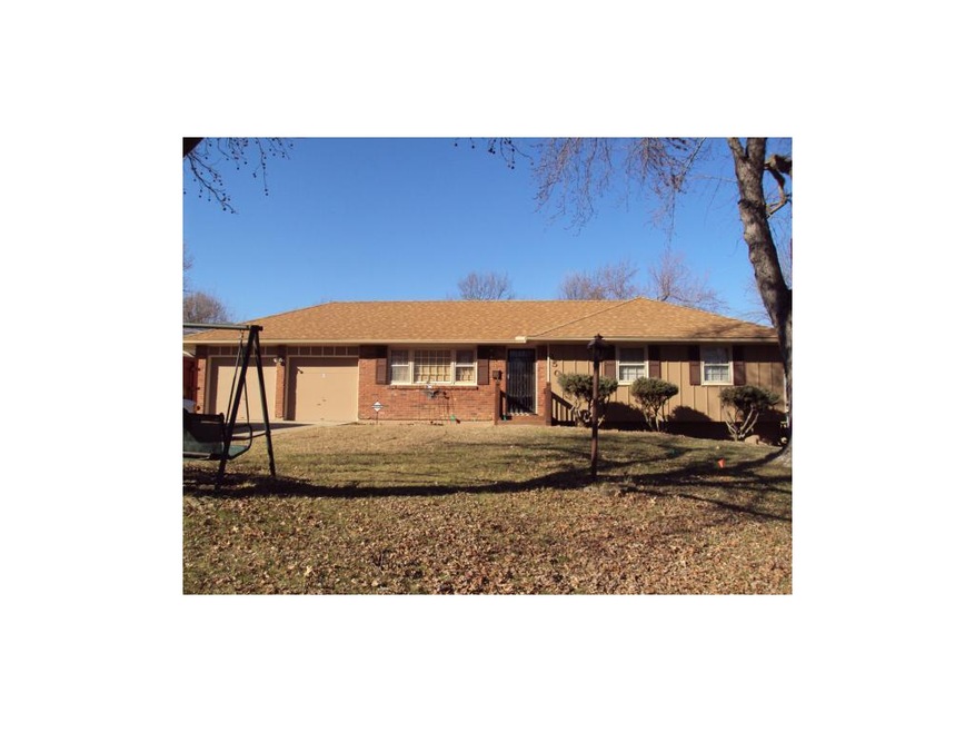 Nice treed lot, spacious 1/4 acre lot.