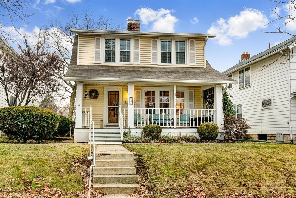Welcome to 931 Oxley Rd. Grandview!