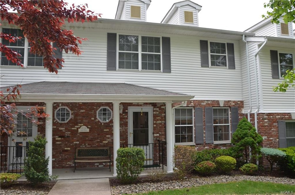 55 Jamie Ct, Suffern, NY 10901 - photo 1