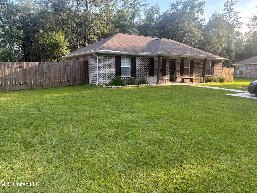 820 Mitchell St, Picayune, MS 39466 - photo 1