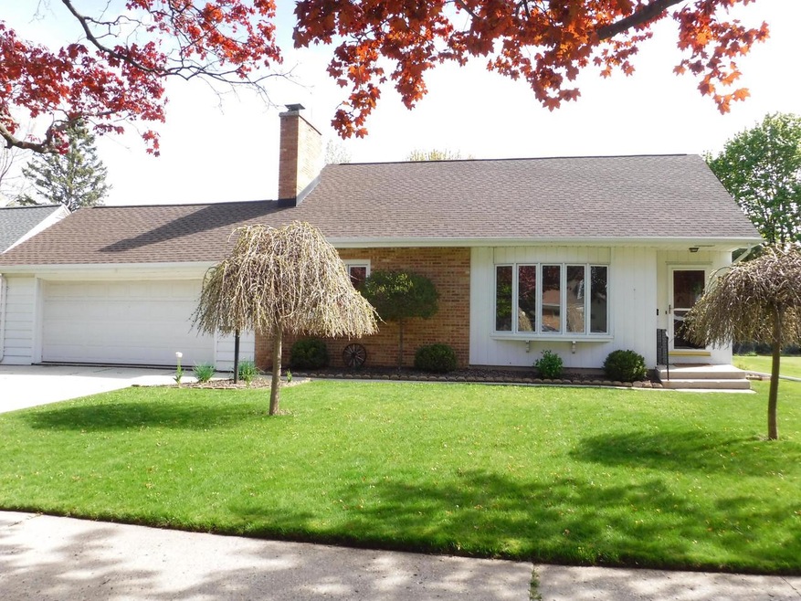 1508 Cherry Rd, Manitowoc, WI 54220 - photo 1