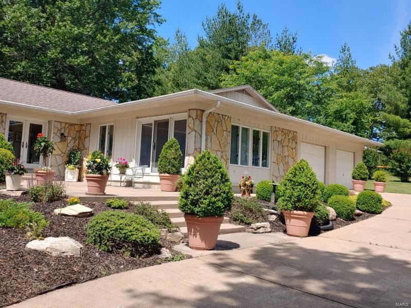 4435 Hildebrecht Rd, Farmington, MO 63640 - photo 1