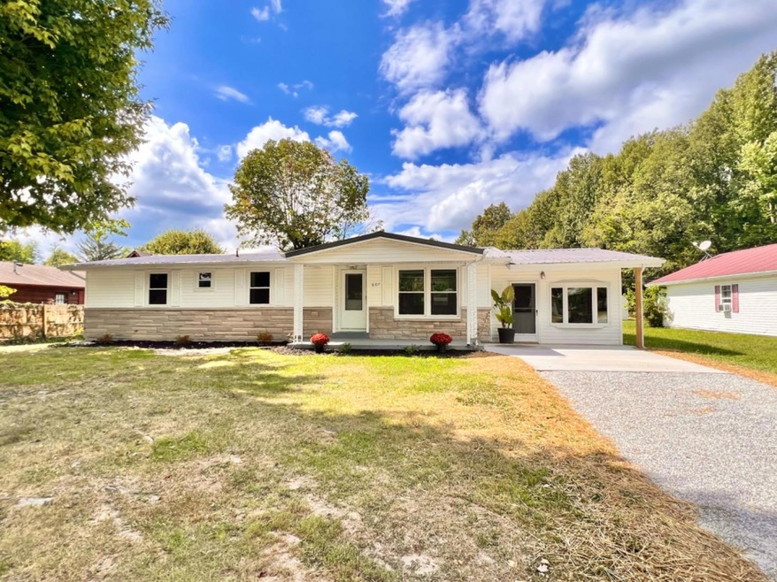 607 Floyd Ave, Versailles, IN 47042 - photo 1