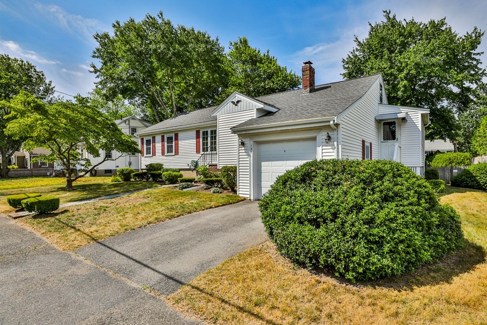 131 Barham Ave, Quincy, MA 02171 - photo 1