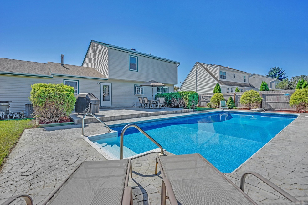 130 Imperato Ct, Toms River, NJ 08753 - photo 1