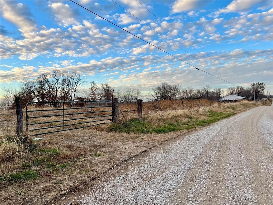 #3 Triple Springs Rd, Orrick, MO 64077 - photo 1