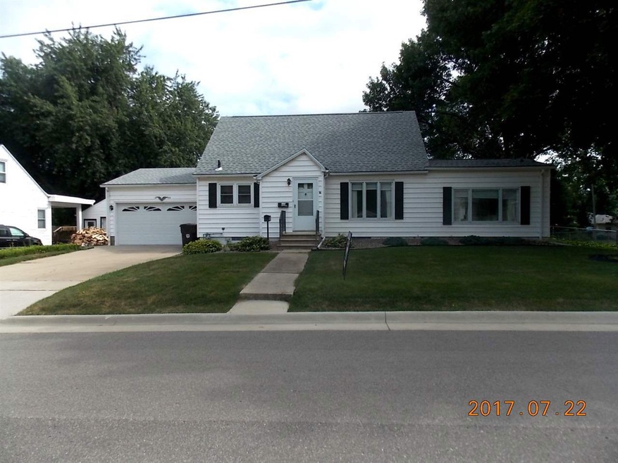 1409 Parker St, Cedar Falls, IA 50613 - photo 1