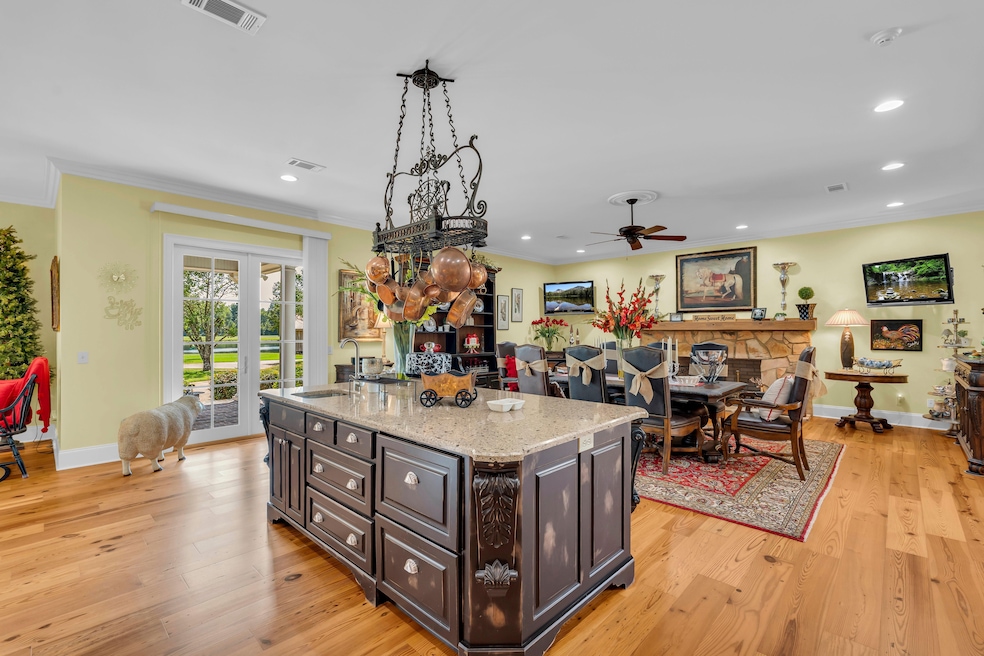 432 Old Country Ln, Columbus, MS 39702 - photo 1