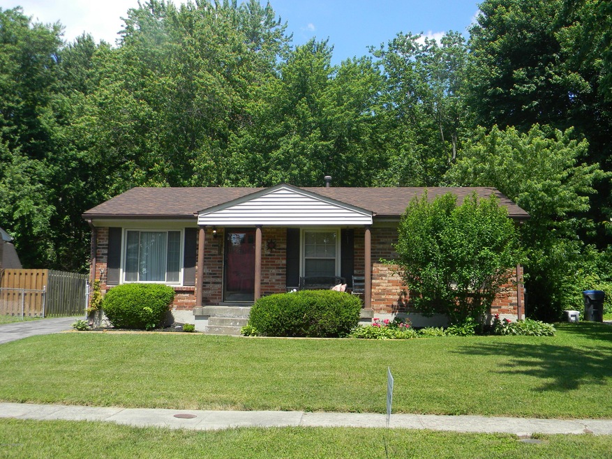 9218 Pagoda Dr, Louisville, KY 40229 - photo 1