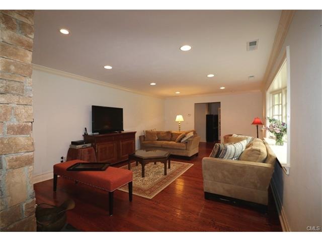 19 Godfrey Rd W, Weston, CT 06883 - photo 1