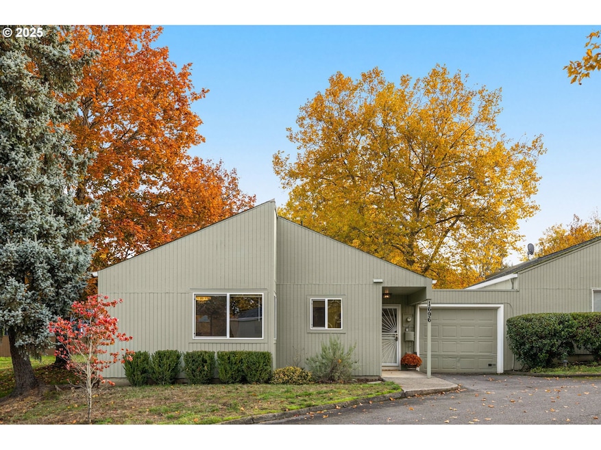 1696 NW Rolling Hill Dr unit 348C, Beaverton, OR 97006 - photo 1