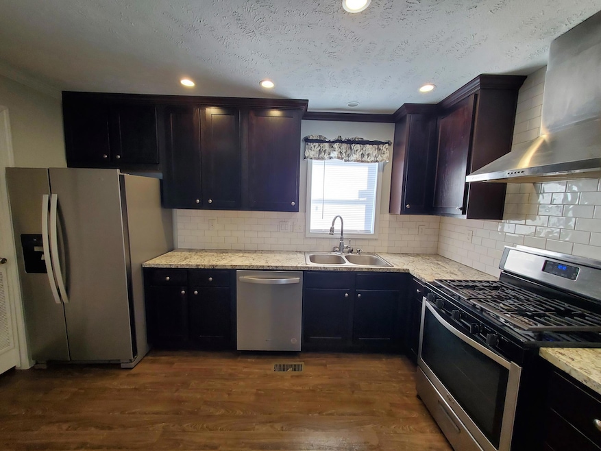 24 Bluebird Hill Dr unit 400, Orion Township, MI 48359 - photo 1