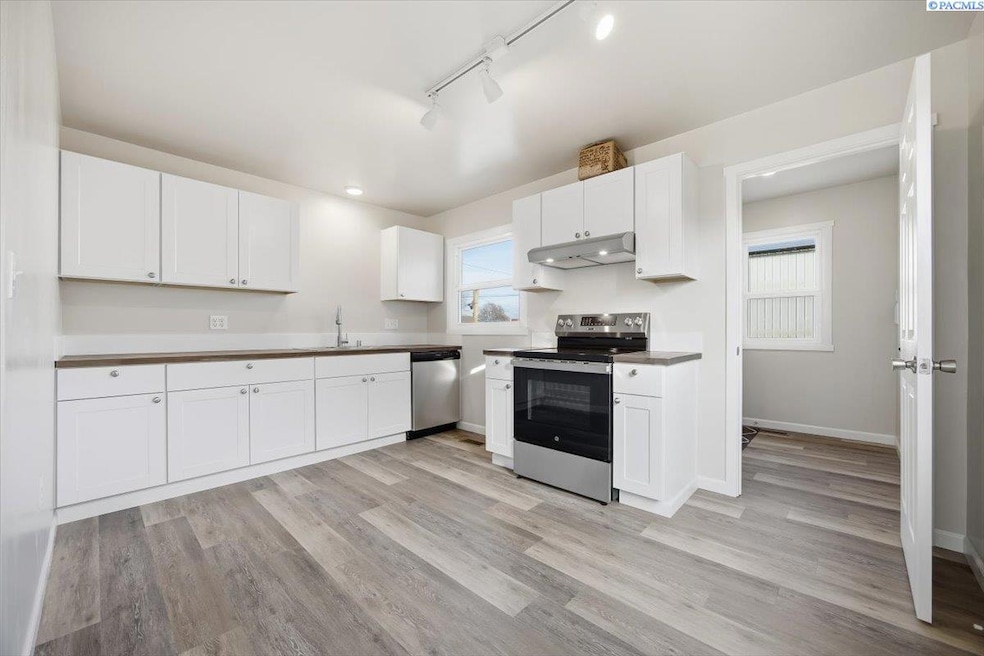 For Sale $329,900 • Co-Listing Agent