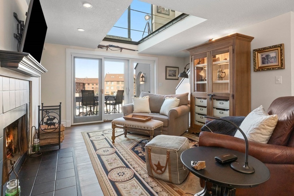 126 Merrimac St unit 8, Newburyport, MA 01950 - photo 1