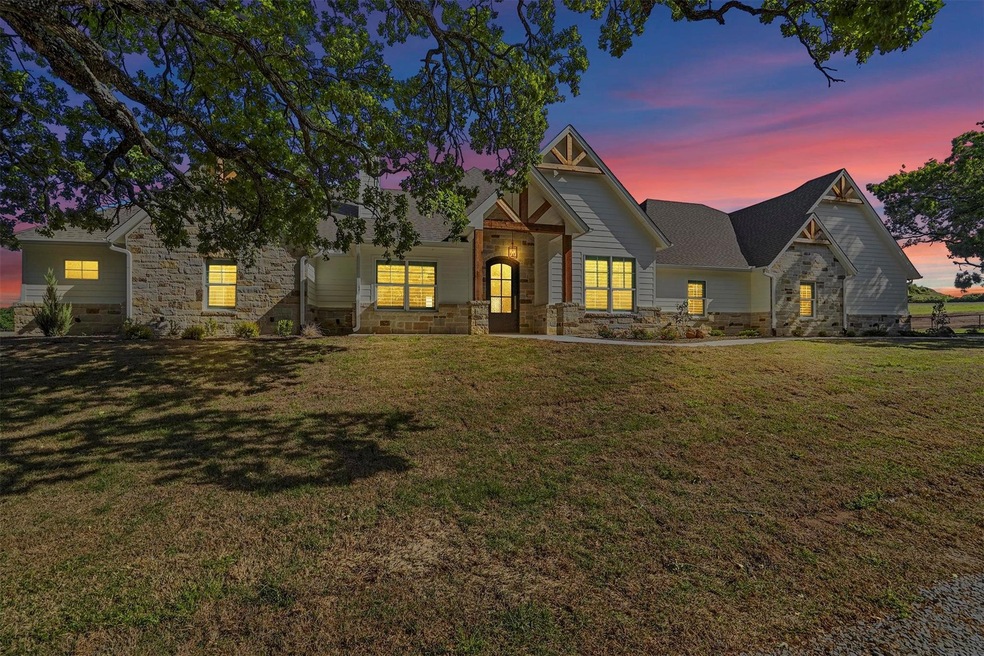 201 Red Oak Dr, Decatur, TX 76234 - photo 1