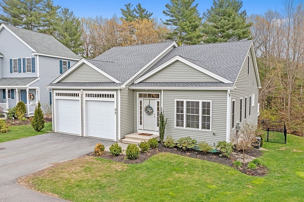 98 Tea Party Cir unit 98, Holden, MA 01520 - photo 1