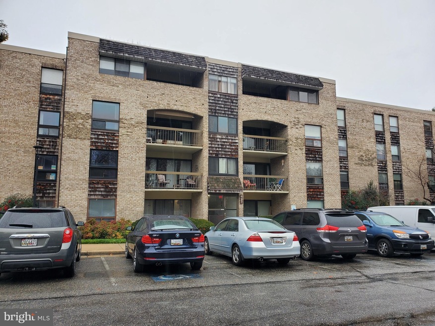 427 Christopher Ave unit 23, Gaithersburg, MD 20879 - photo 1