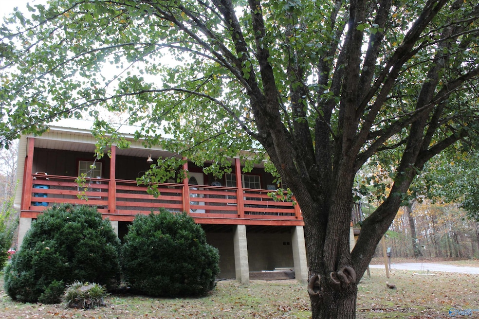 1055 Mardis Point Rd, Baileyton, AL 35019 - photo 1