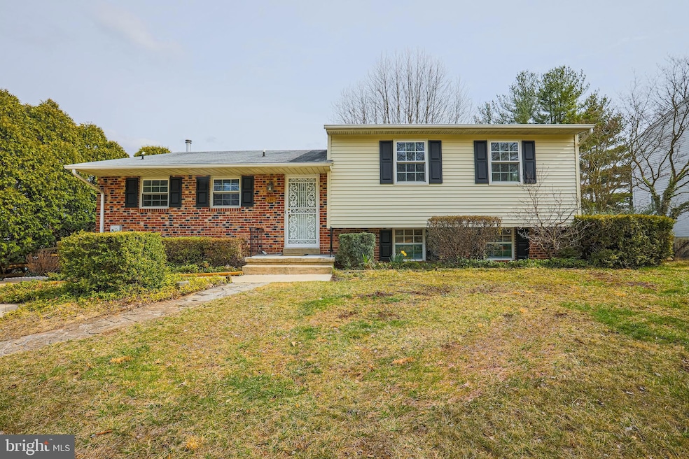 9111 Waltham Woods Rd, Parkville, MD 21234 - photo 1