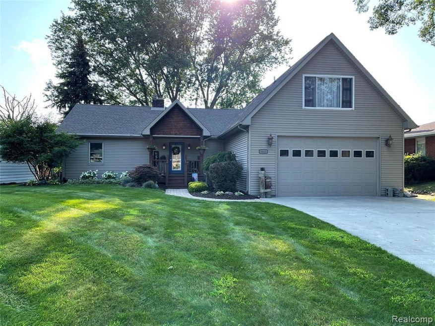 3323 Riverside Dr, Port Huron, MI 48060 - photo 1