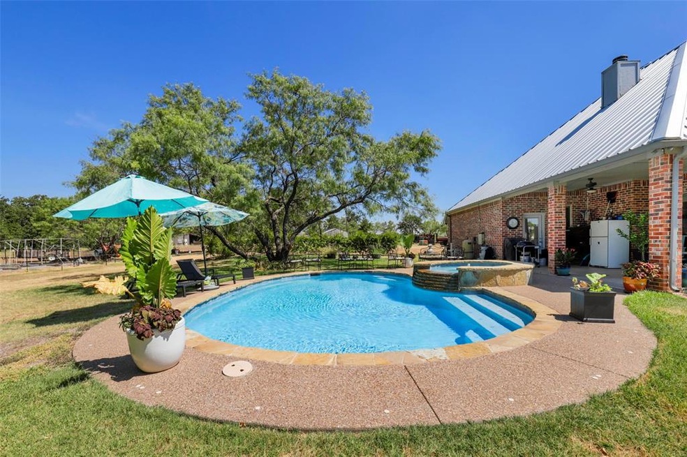 512 County Road 4594, Boyd, TX 76023 - photo 1