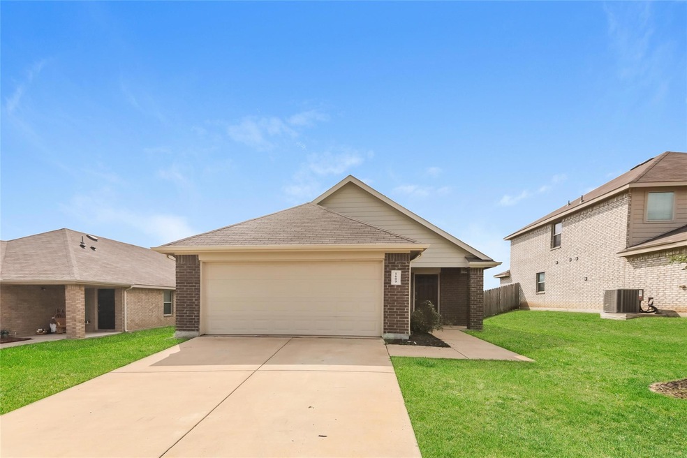 1609 Bobolink, Ennis, TX 75119 - photo 1