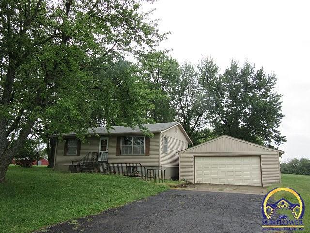 7511 SW 53rd St, Topeka, KS 66610 - photo 1