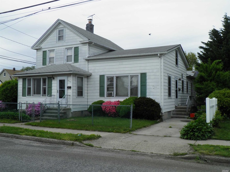 920 Garfield St, Franklin Square, NY 11010 - photo 1