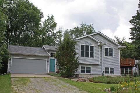 6083 River Rd, Flushing, MI 48433 - photo 1