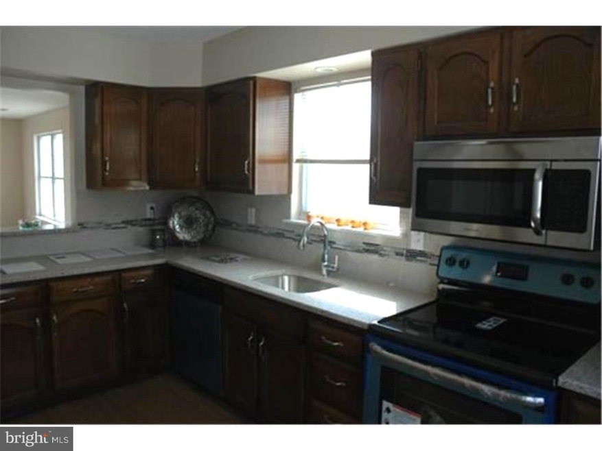 10 Warner Ct, Mount Laurel, NJ 08054 - photo 1