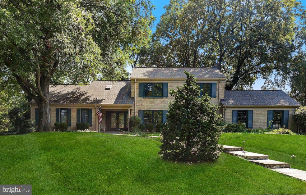 7413 Burtonwood Dr, Alexandria, VA 22307 - photo 1