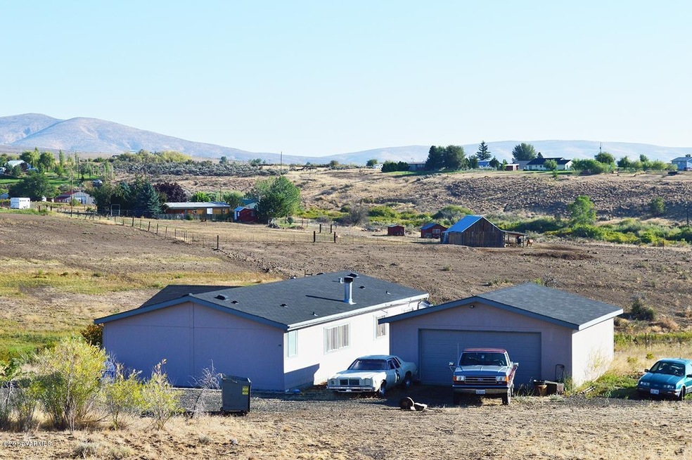 205 Mini Pines Road, Yakima