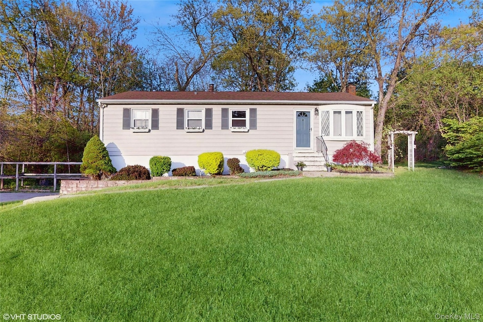 17 Fenmore Dr, Wappingers Falls, NY 12590 - photo 1