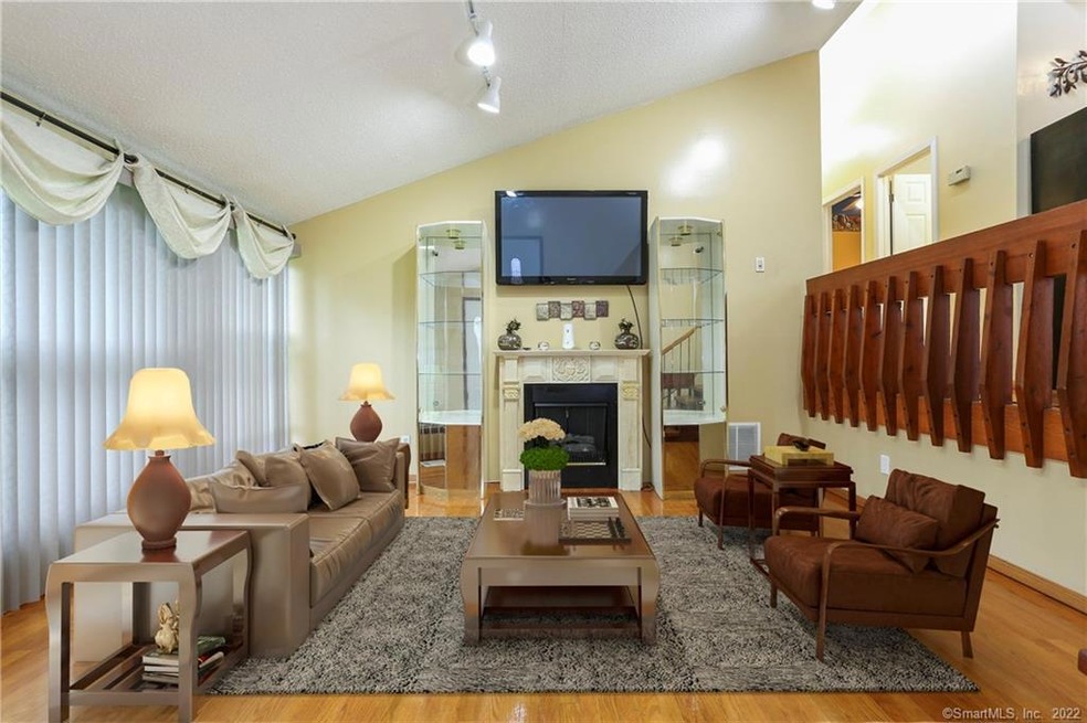 280 Hillcrest Rd, Bridgeport, CT 06606 - photo 1