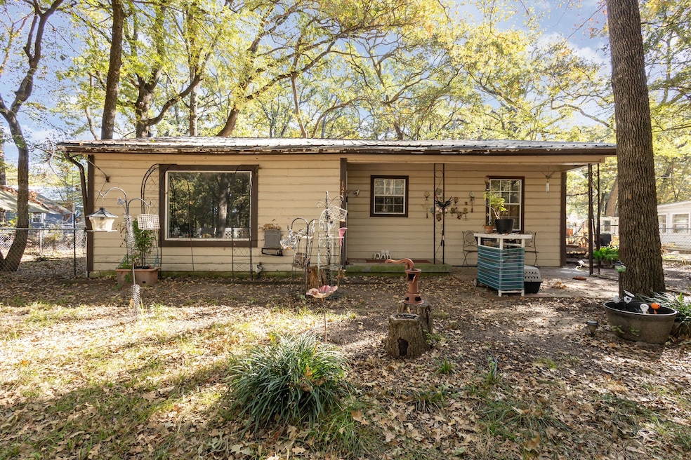 124 Seagrove Ln, Quinlan, TX 75474 - photo 1