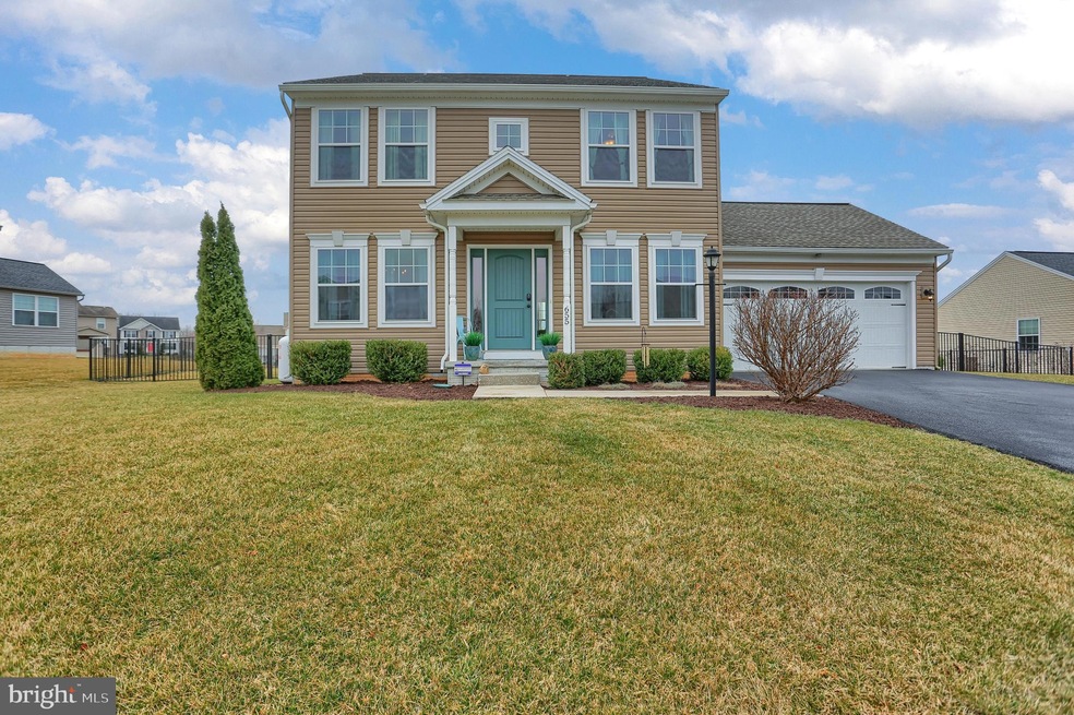 655 Franklin Square Dr, Chambersburg, PA 17201 - photo 1