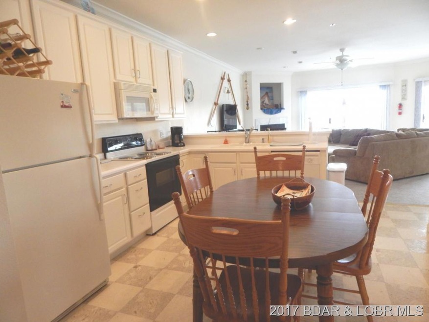 KITCHEN  DINING AREA