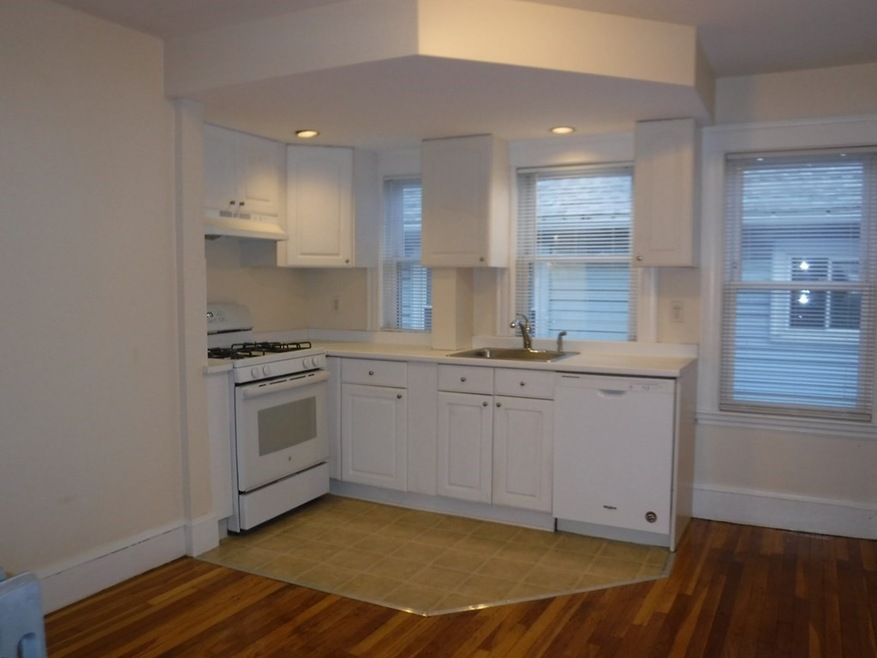 124 Nichols Ave unit 2, Watertown, MA 02472 - photo 1