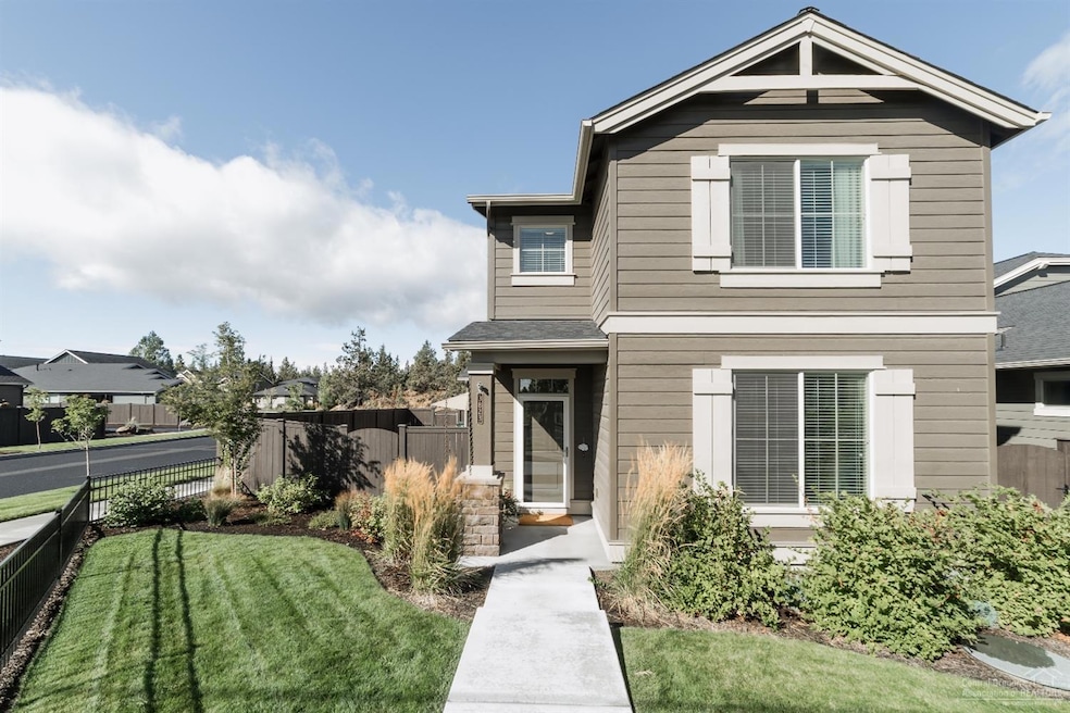 3823 NE Purcell Blvd, Bend, OR 97701 - photo 1