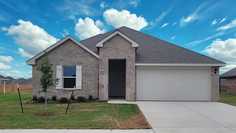 2604 Kathleens Crossing, Yukon, OK 73099 - photo 1