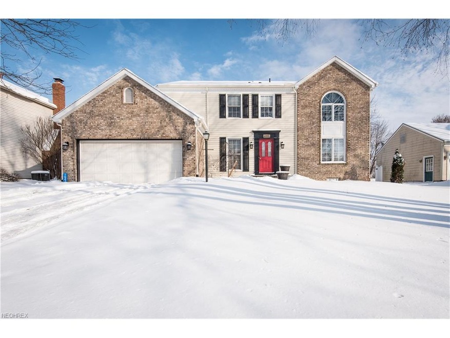 Welcome to 1642 Arnesby Cir NW!