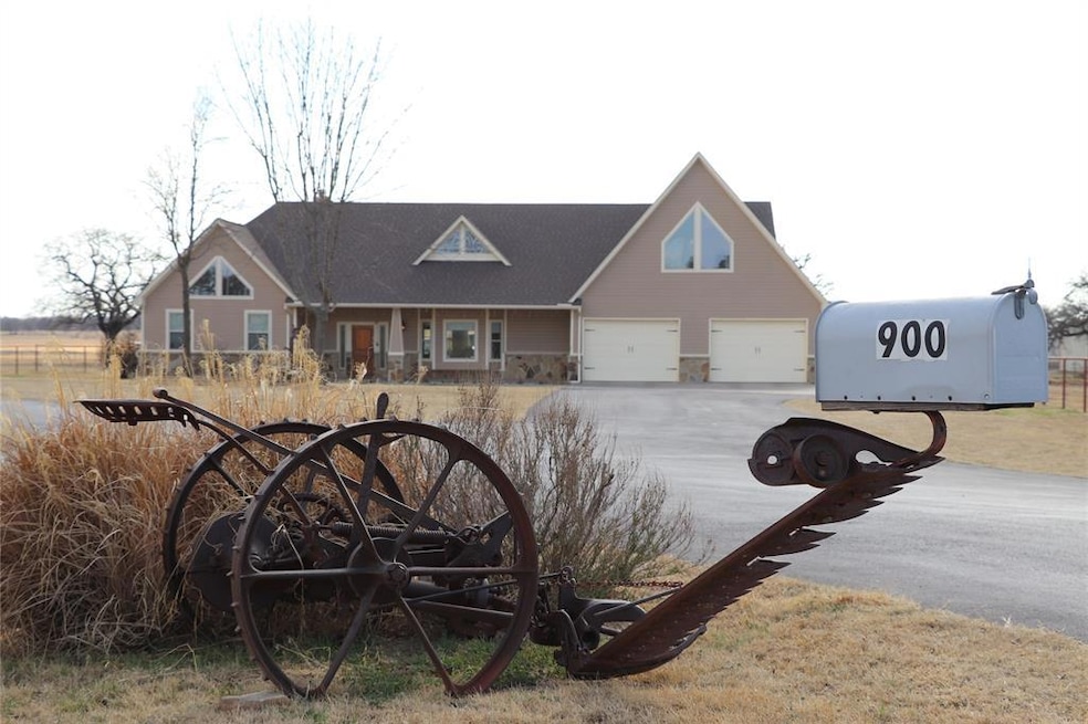 900 White Bull Ln, Millsap, TX 76066 - photo 1