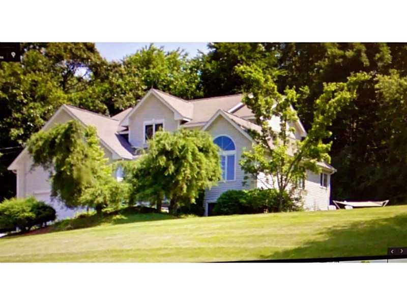 12 Southbury Rd, Cumberland, RI 02864 - photo 1