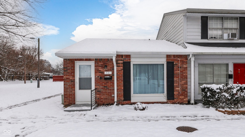 721 Southfield Ct, Indianapolis, IN 46227 - photo 1