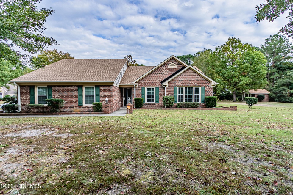 204 Bethesda Ct, Jacksonville, NC 28546 - photo 1